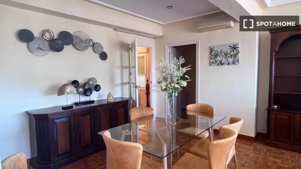 Comedor de Apartamento para compartir en Alicante / Alacant con Aire acondicionado, Calefacción y Terraza
