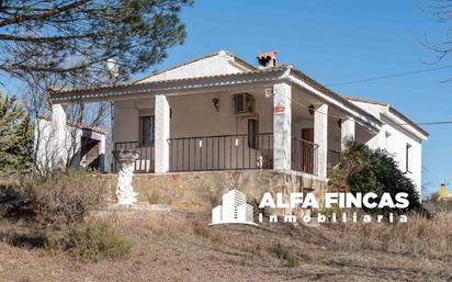 Vista exterior de Casa o xalet en venda en Villar de Cañas amb Aire condicionat i Terrassa