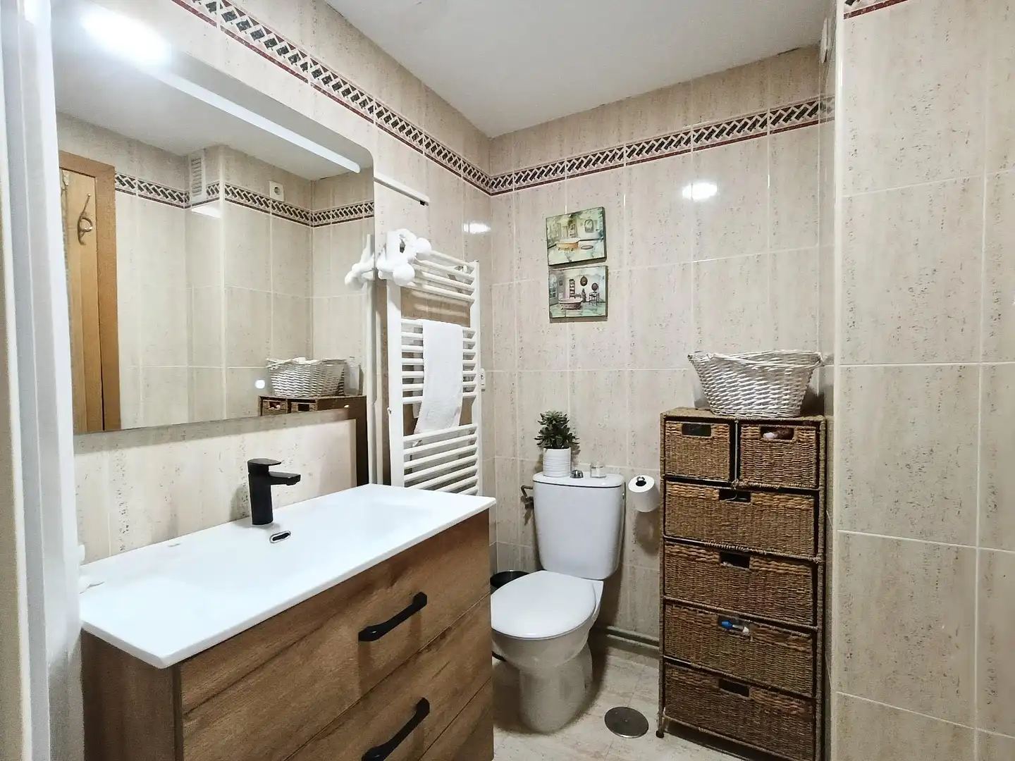 Baño de Piso en venta en Alicante / Alacant con Calefacción, Jardín privado y Piscina comunitaria