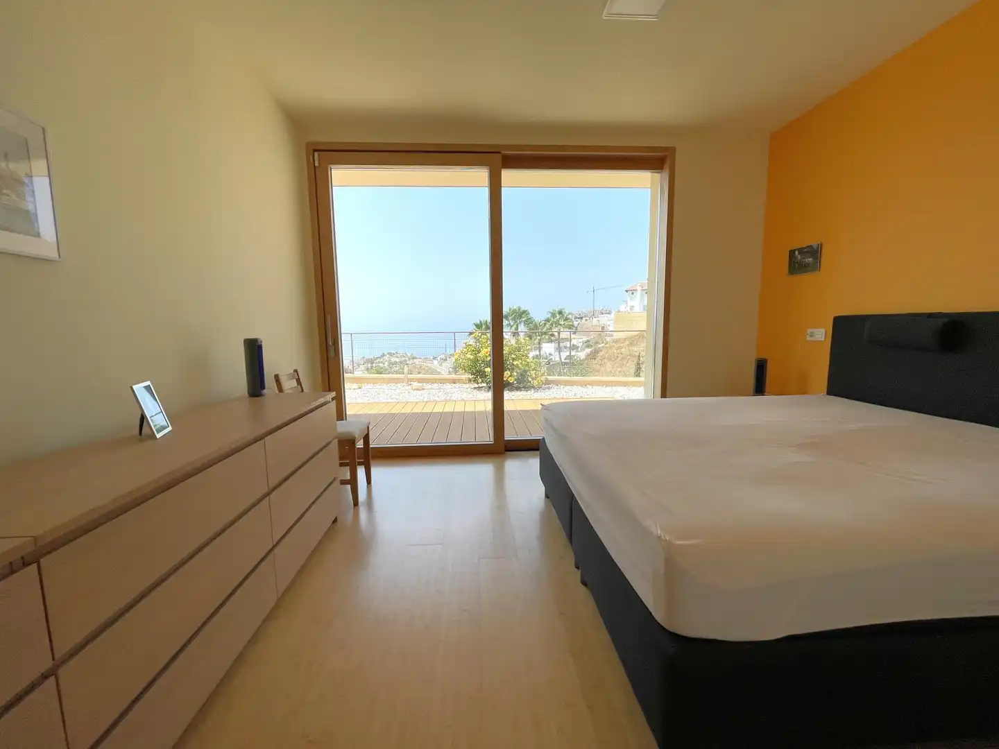 Dormitori de Casa o xalet en venda en Torrox amb Aire condicionat, Jardí privat i Piscina