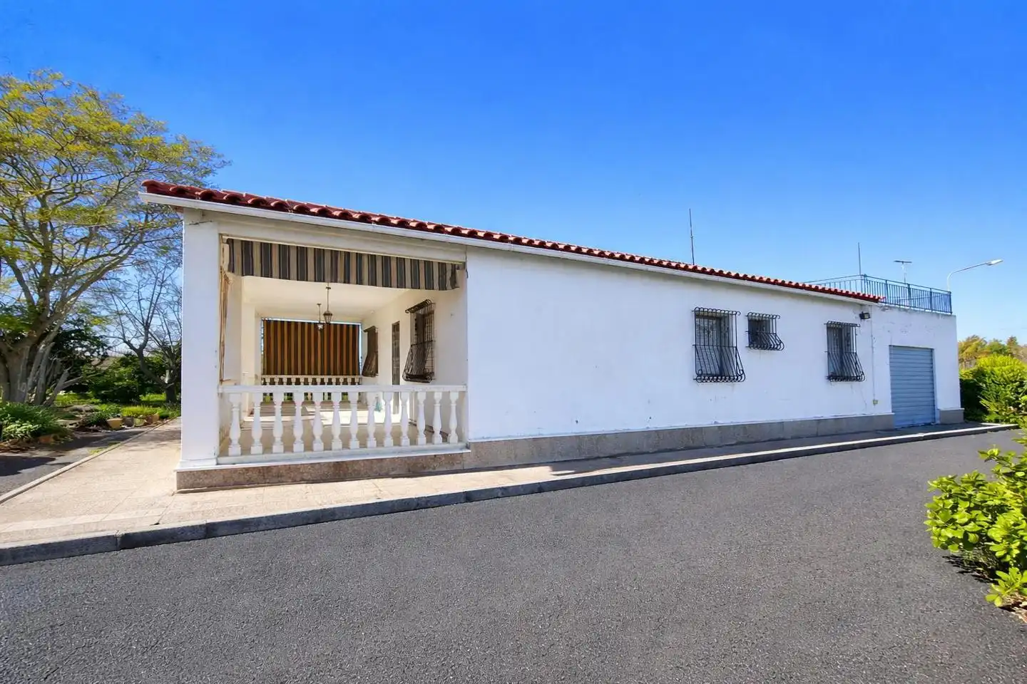 Vista exterior de Casa o xalet en venda en Elche / Elx amb Terrassa, Traster i Moblat
