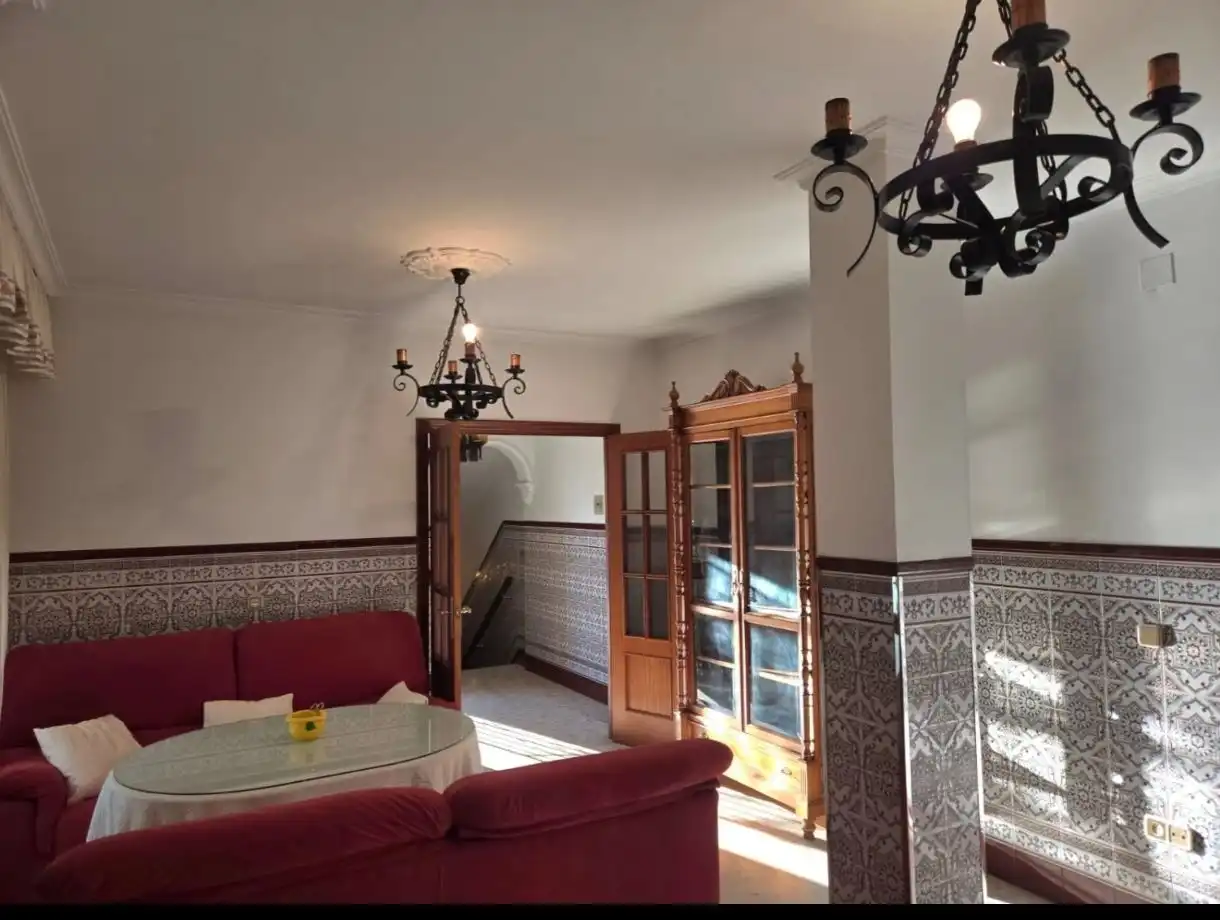 Casa adosada en venda en Mairena del Aljarafe amb Aire condicionat, Terrassa i Moblat