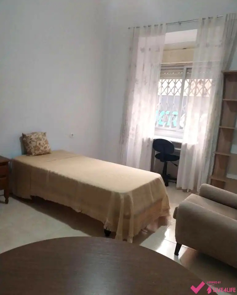 Habitación de Planta baja de alquiler en Granada con Amueblado