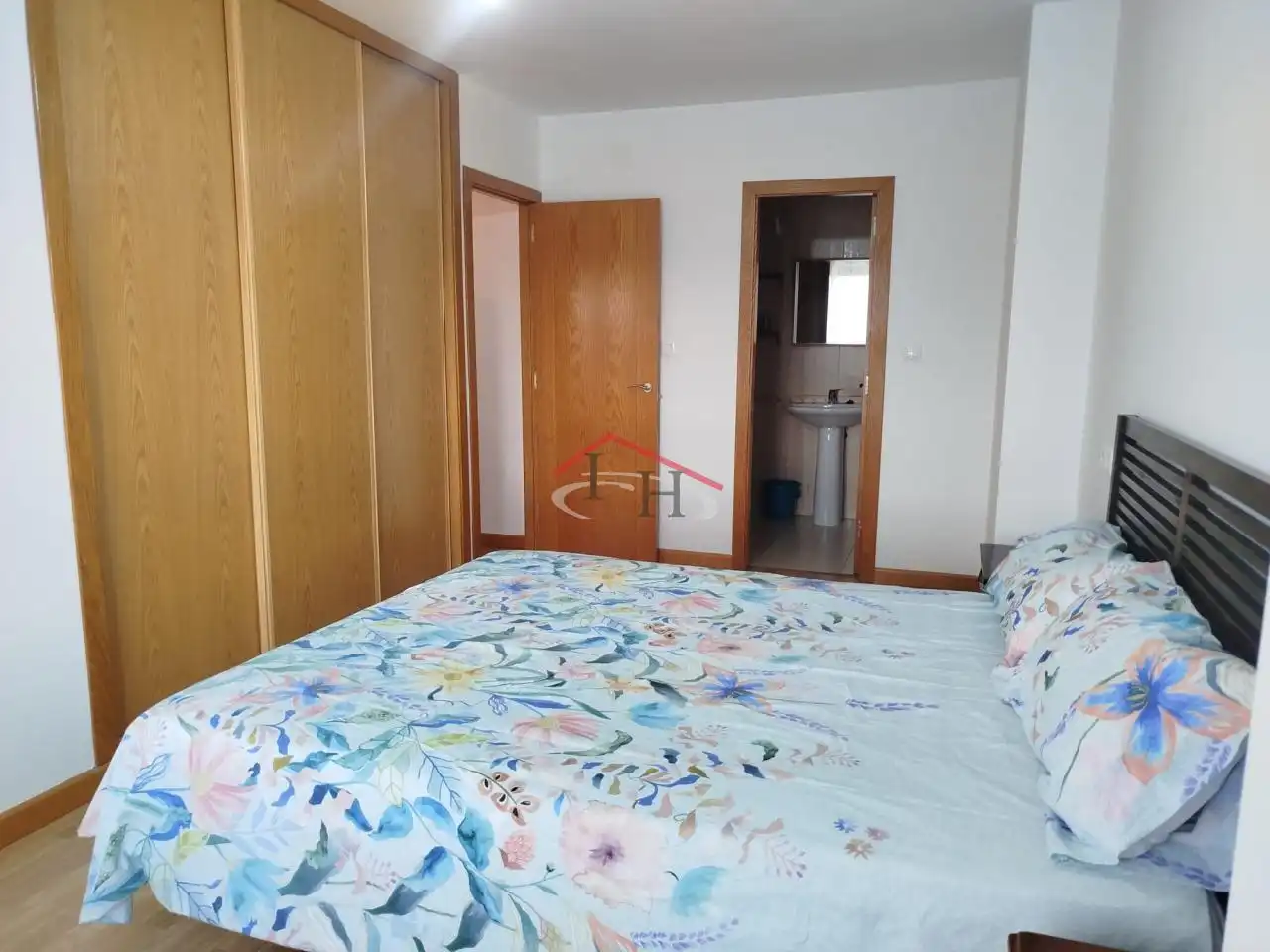 Schlafzimmer von Wohnungen zur Miete in Villaquilambre mit Heizung, Parkett und Terrasse