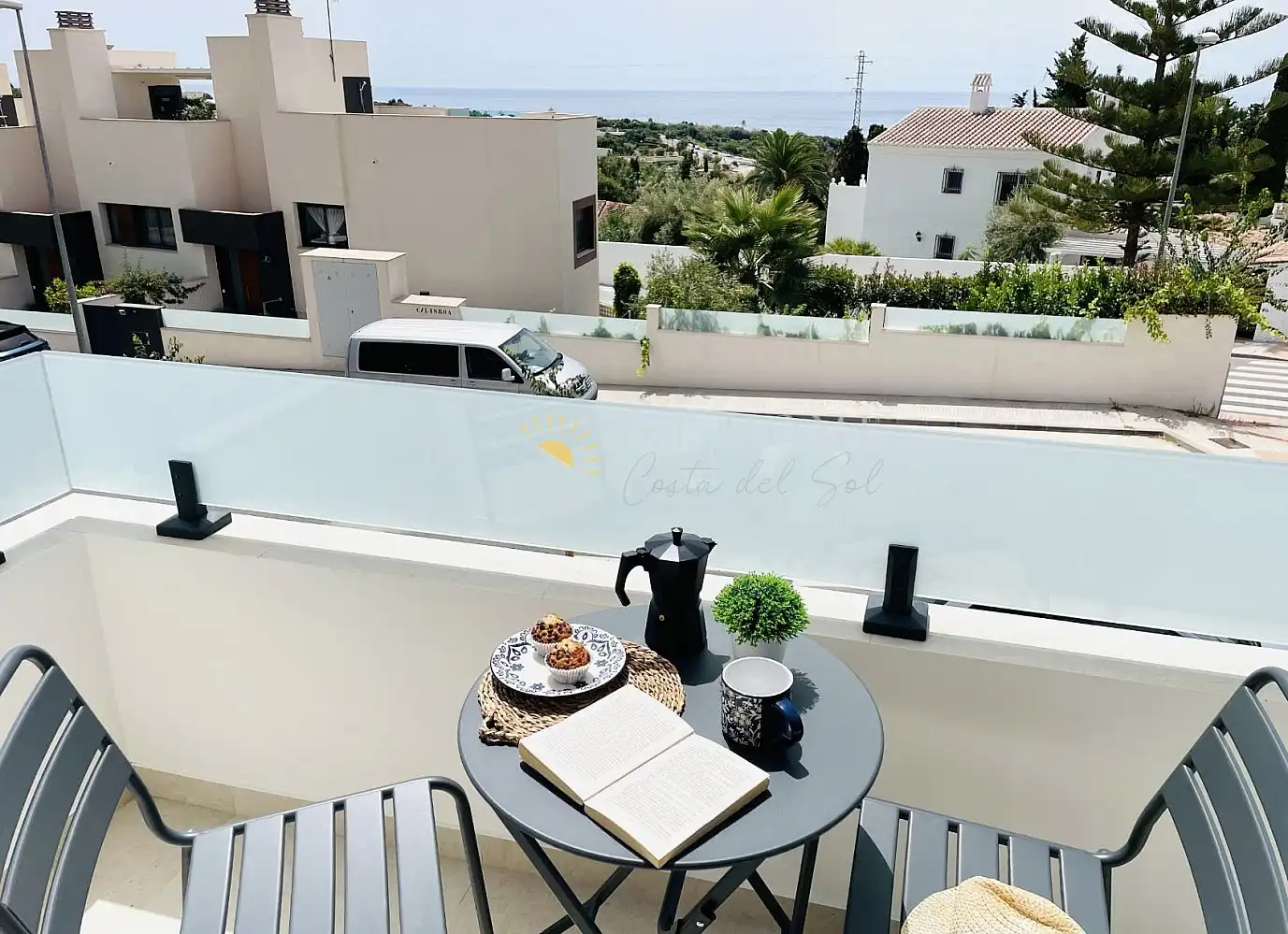 Vista exterior de Casa o xalet de lloguer en Nerja amb Terrassa, Piscina i Forn