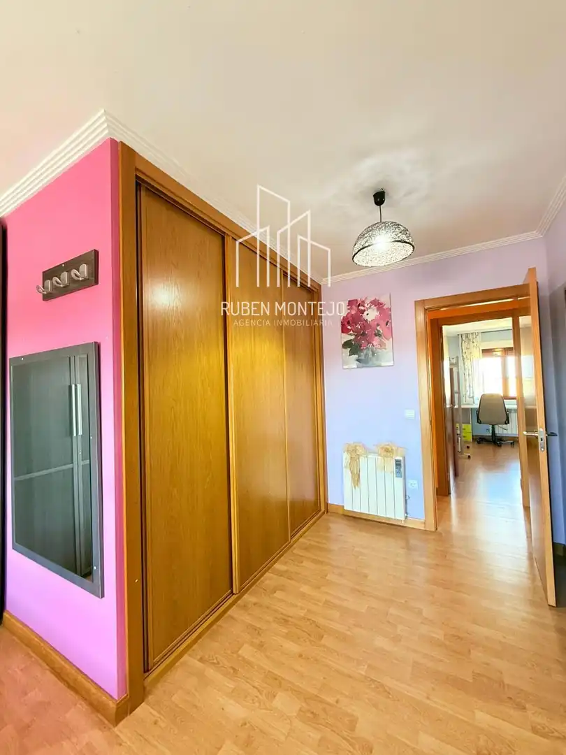 Vista exterior de Casa adosada en venta en Galindo y Perahuy con Calefacción, Jardín privado y Terraza