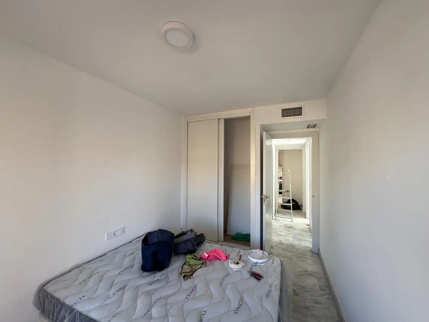 Dormitori de Apartament en venda en Rincón de la Victoria amb Jardí privat, Terrassa i Traster