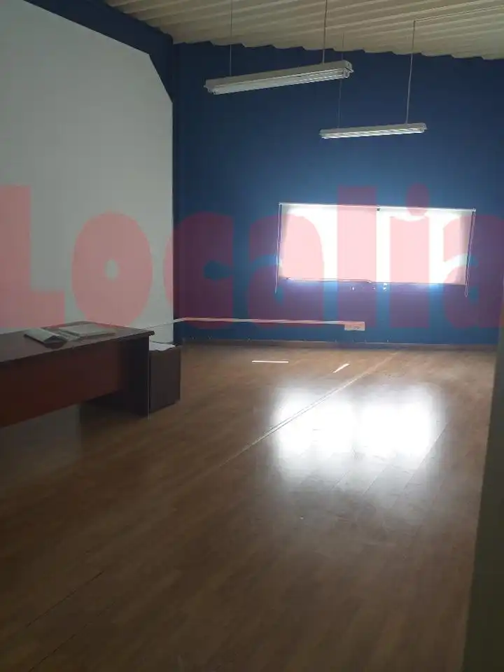 Oficina de alquiler en Camargo con Amueblado