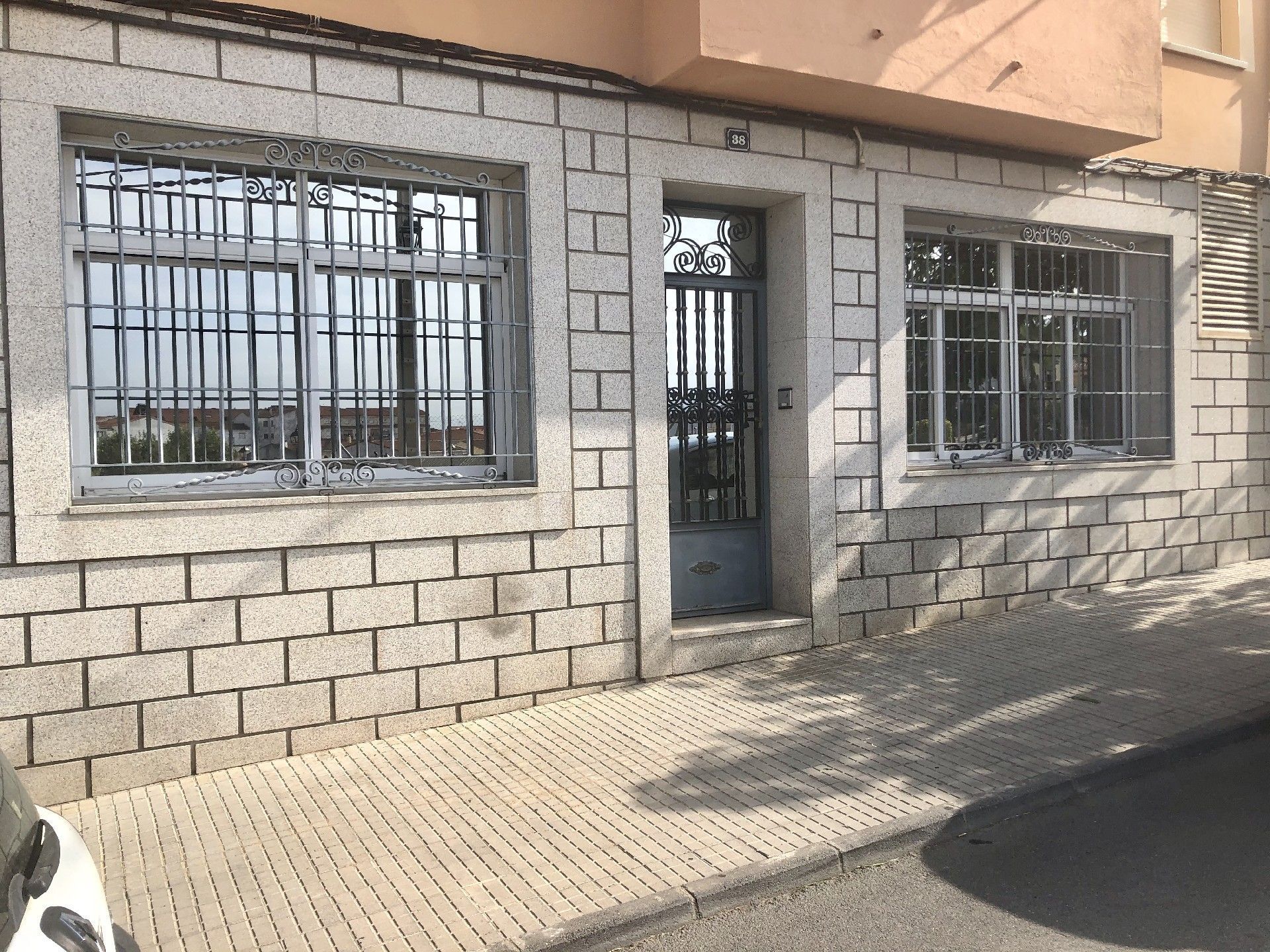 Exterior view of Premises to rent in Malpartida de Plasencia  with Air Conditioner