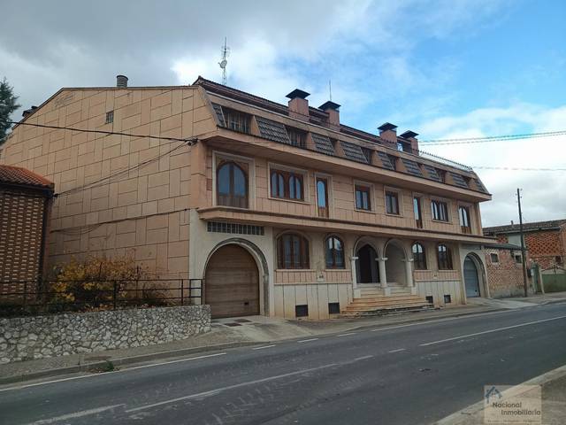 Casa adosada en Venta en Onesimo redondo en Pesquera de Duero