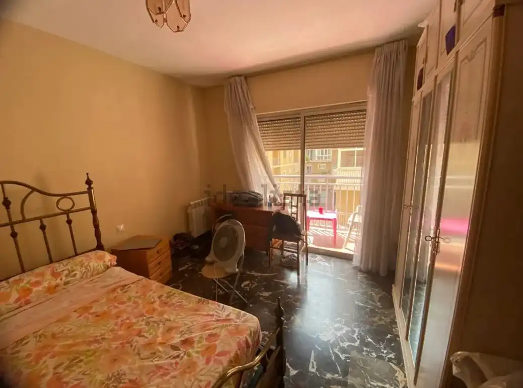 Schlafzimmer von Wohnung zur Miete in Granada mit Heizung, Möbliert und Ofen