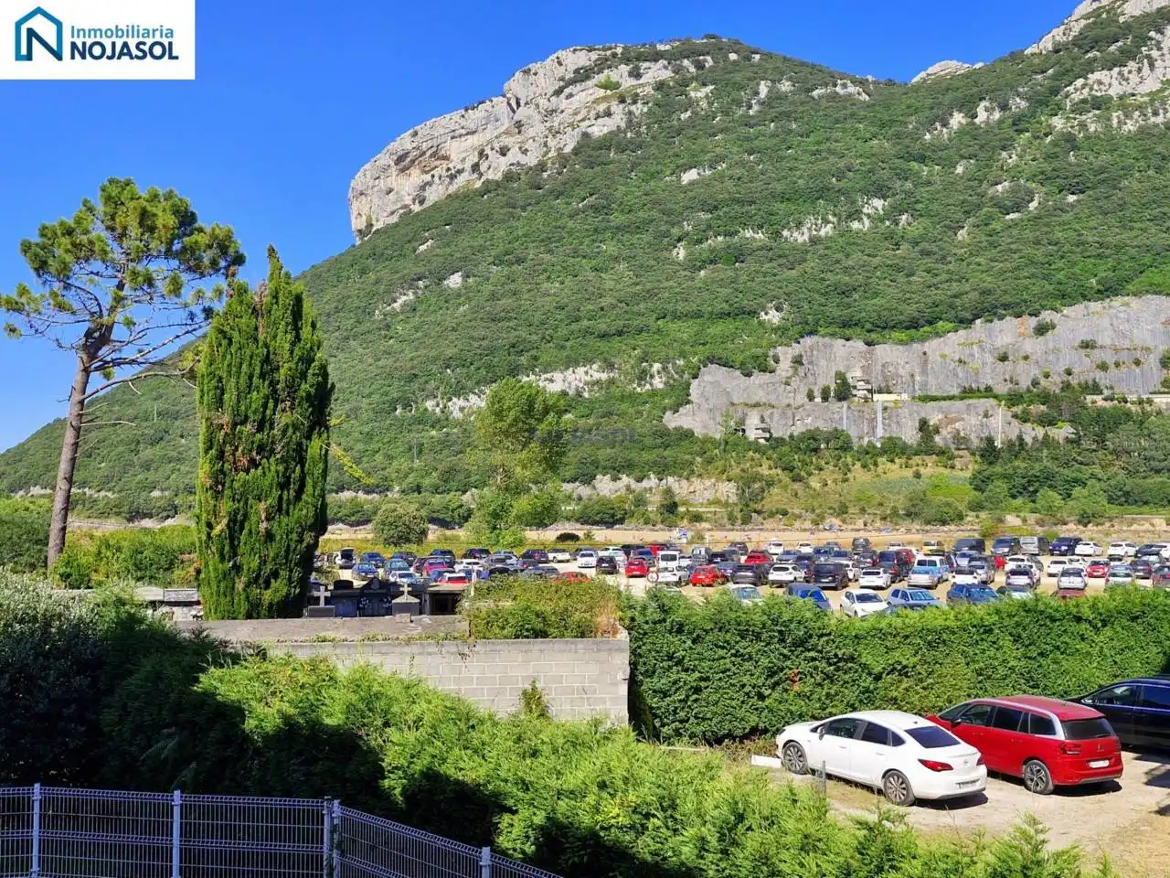 Aparcament de Apartament en venda en Castro-Urdiales amb Calefacció, Traster i Moblat