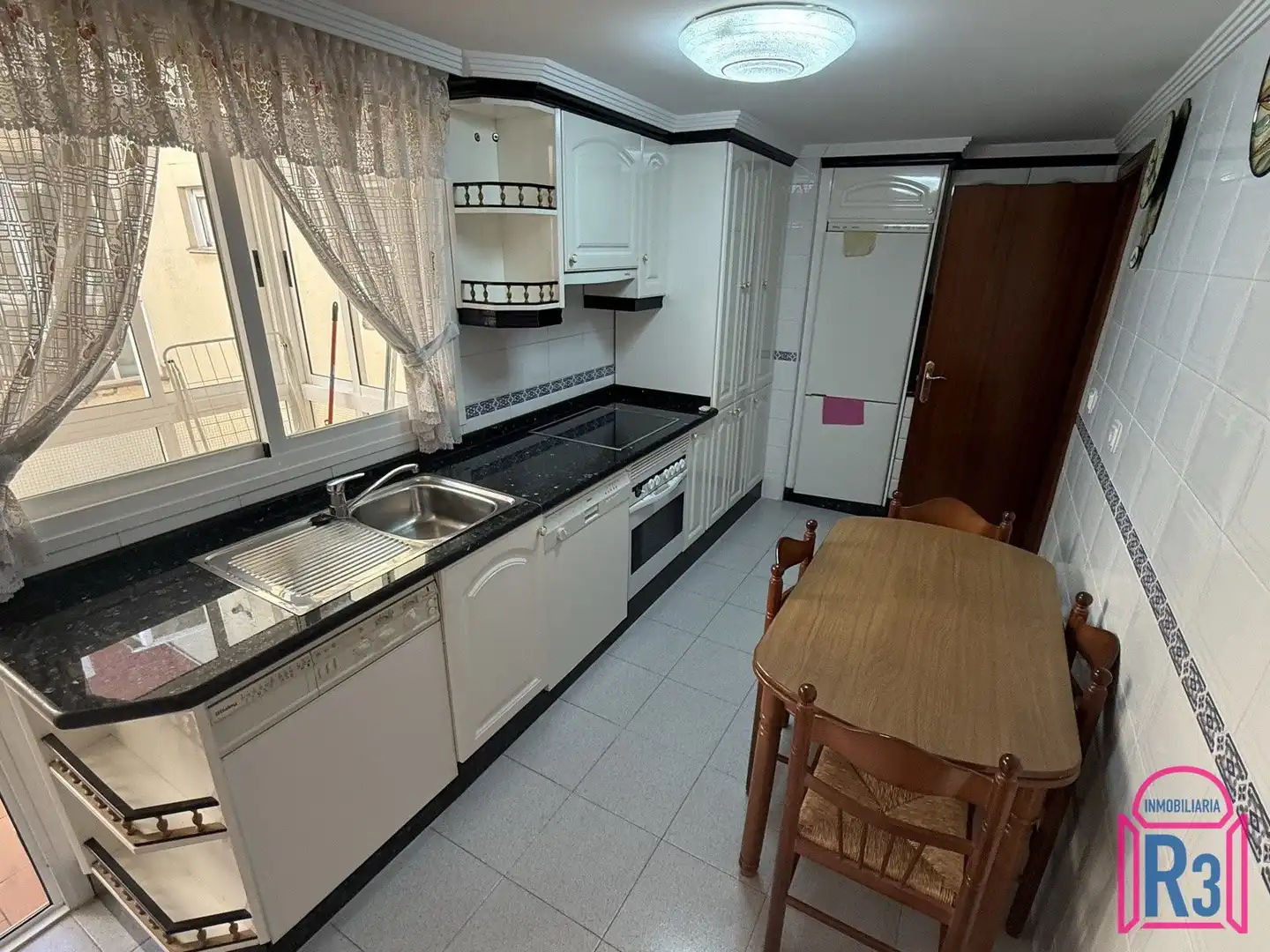 Kitchen of Flat for rent in Las Eras de Renueva