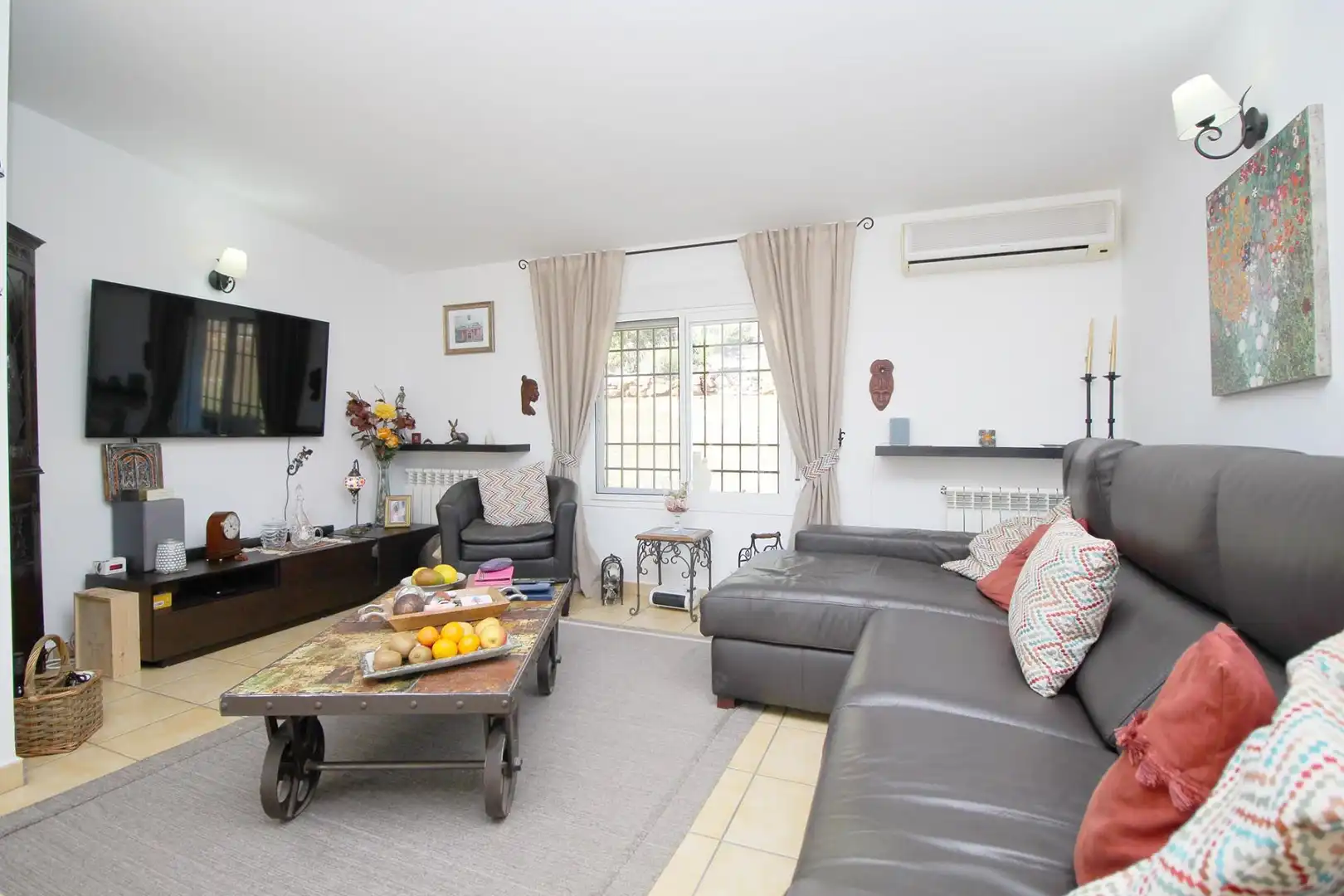 Sala de estar de Casa o chalet en venta en Almogía con Aire acondicionado, Calefacción y Jardín privado