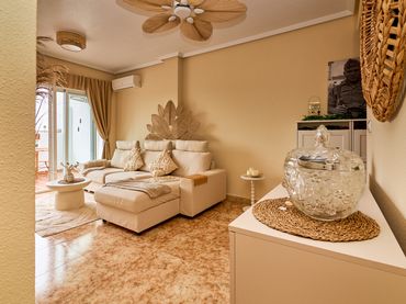 Ático con balcón en venta en Orihuela Costa