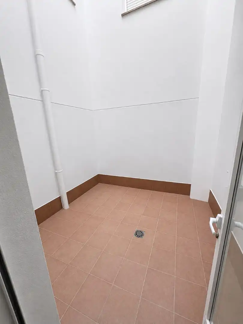 Bathroom of Flat for rent in Malpica de Tajo  with Air Conditioner, Parquet flooring and Oven