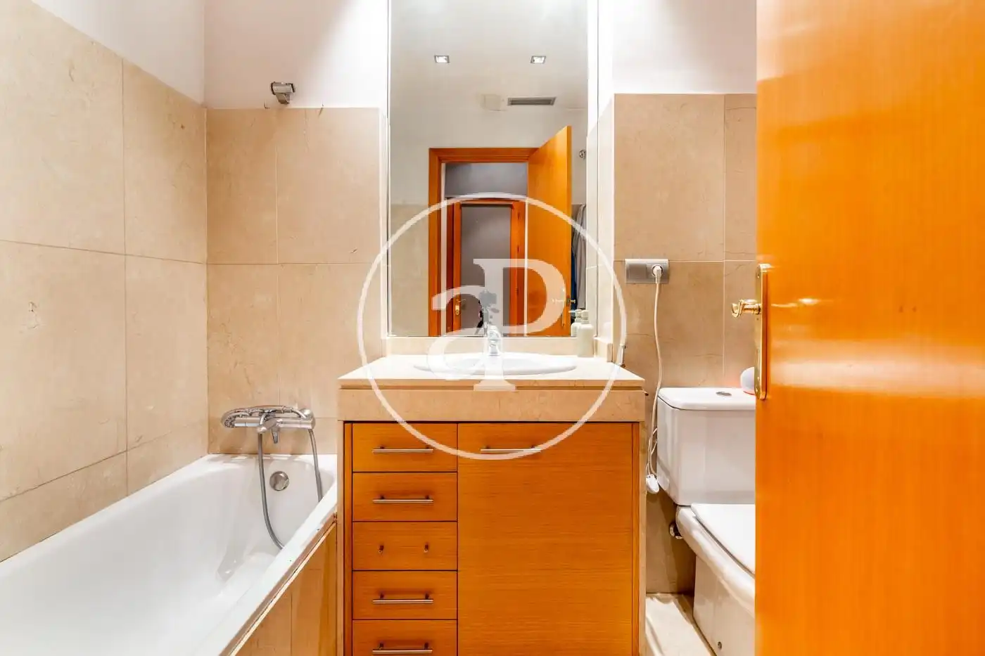 Baño de Piso en venta en Valencia con Aire acondicionado, Calefacción y Balcón