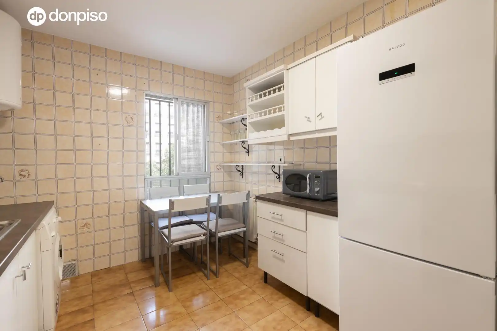 Cocina de Piso en venta en Granada con Aire acondicionado