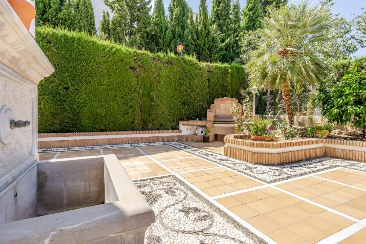 Jardín de Casa o chalet en venta en La Zubia con Aire acondicionado, Calefacción y Jardín privado