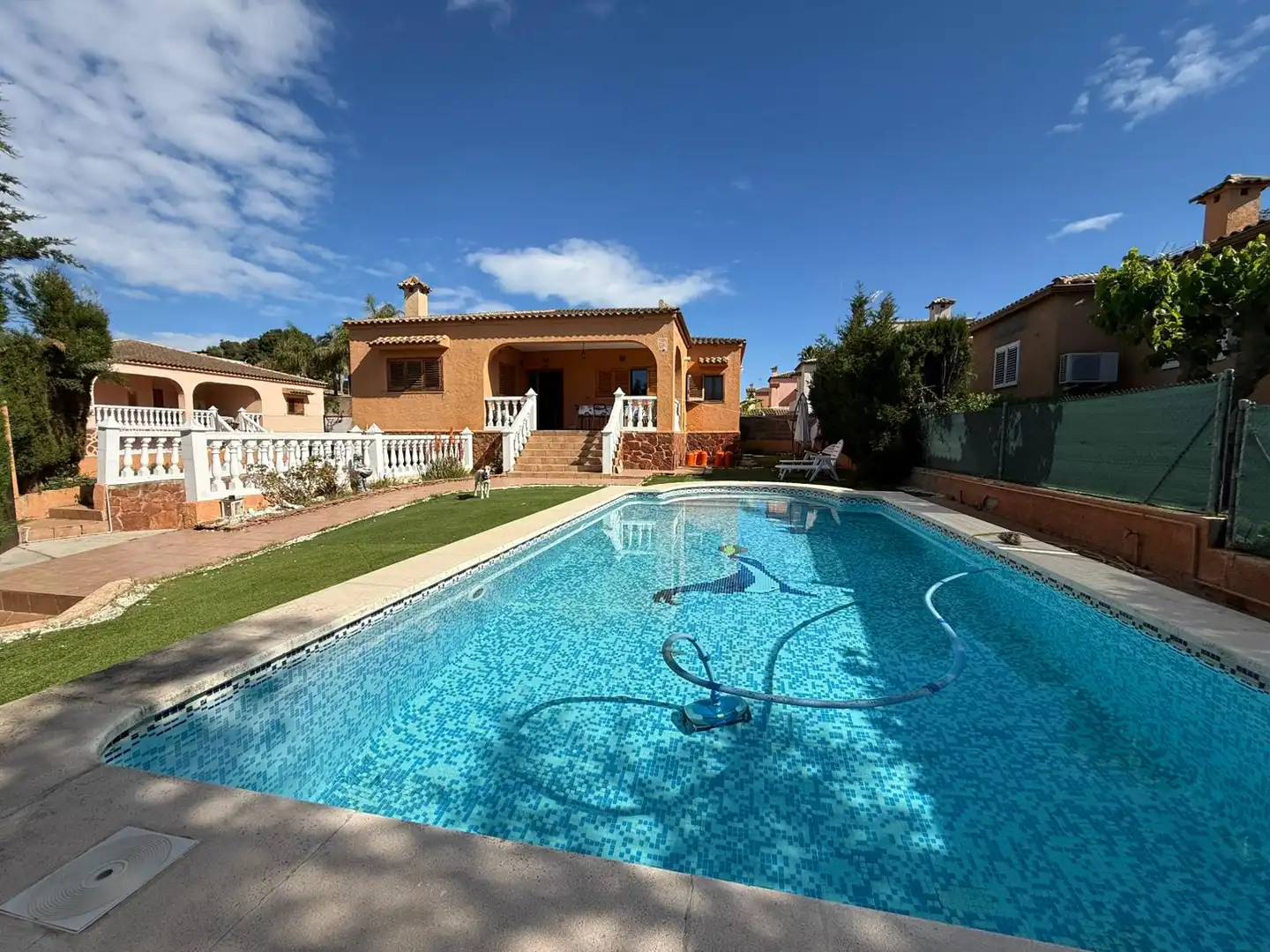 Swimming pool of Houses for sale in La Pobla de Vallbona  with Air Conditioner, Heating and Oven