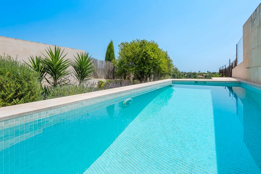 Piscina de Finca rústica en venda en Campanet amb Jardí privat, Parquet i Piscina