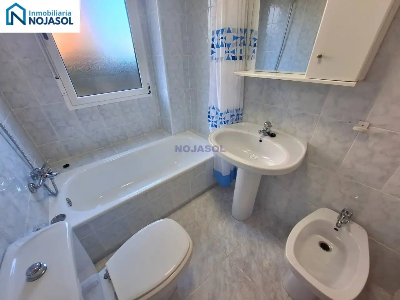Bany de Apartament de lloguer en Noja amb Calefacció, Jardí privat i Terrassa
