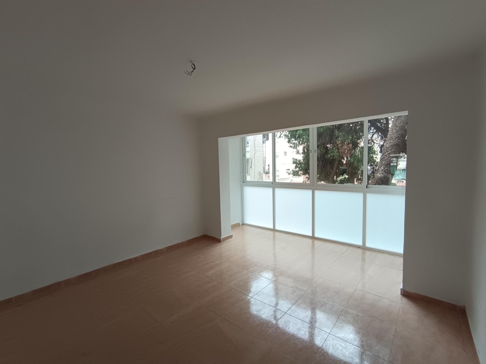 Sala de estar de Piso en venta en Torremolinos con Terraza y Balcón