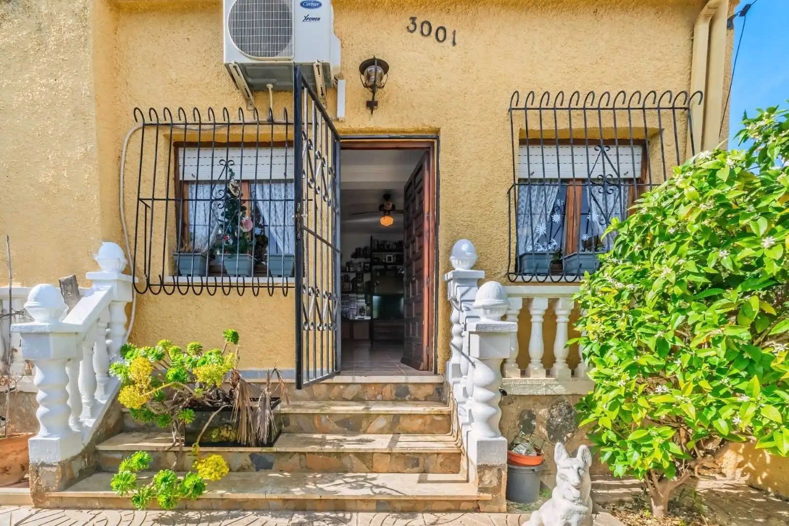 Vista exterior de Casa o chalet en venta en Torrevieja con Jardín privado