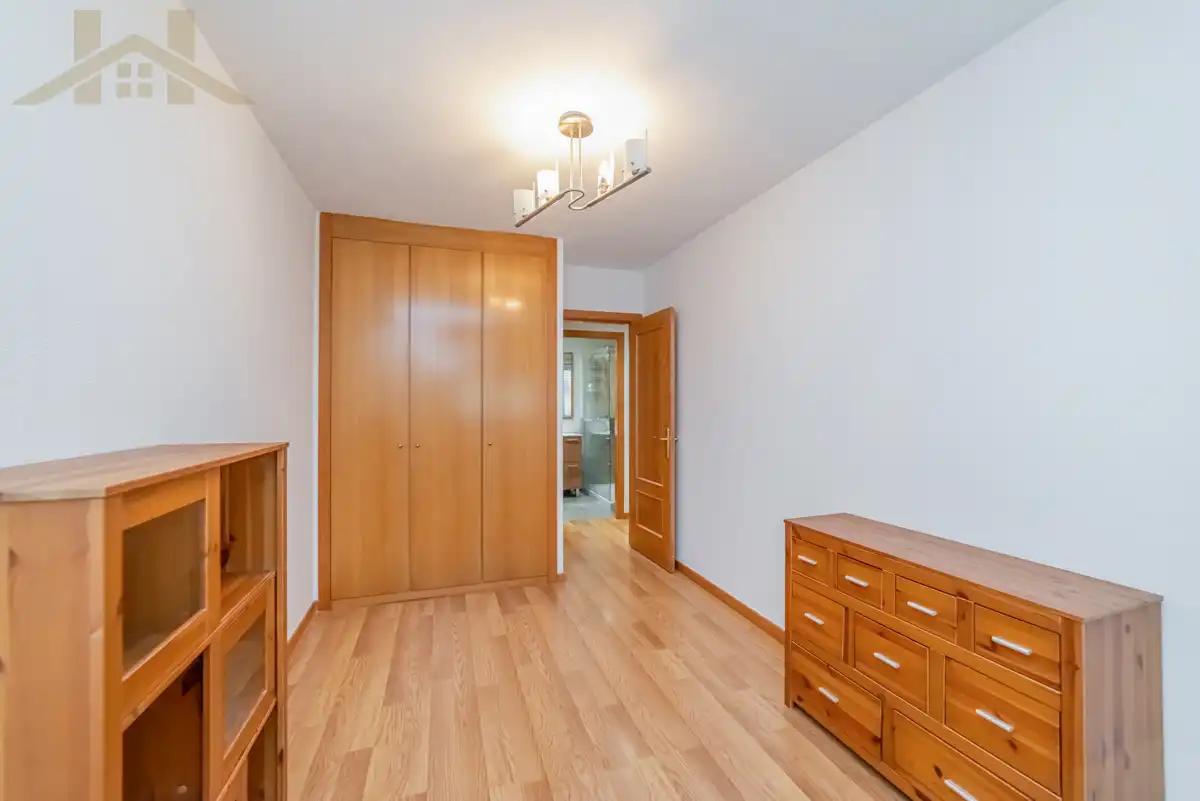 Bedroom of Flat for sale in Pinto  with Air Conditioner, Heating and Storage room