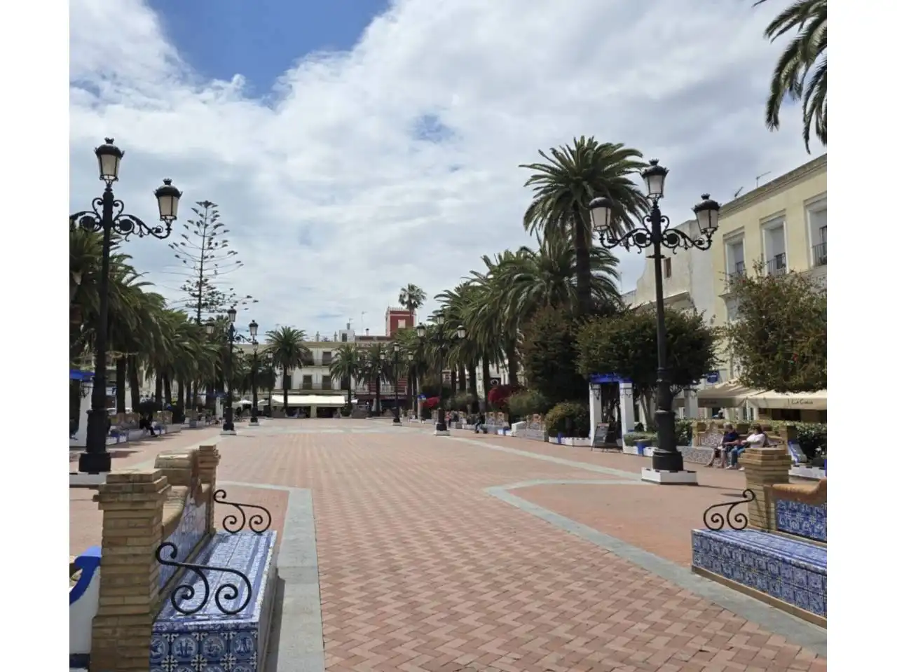 Vista exterior de Casa adosada en venda en Ayamonte amb Aire condicionat, Terrassa i Moblat