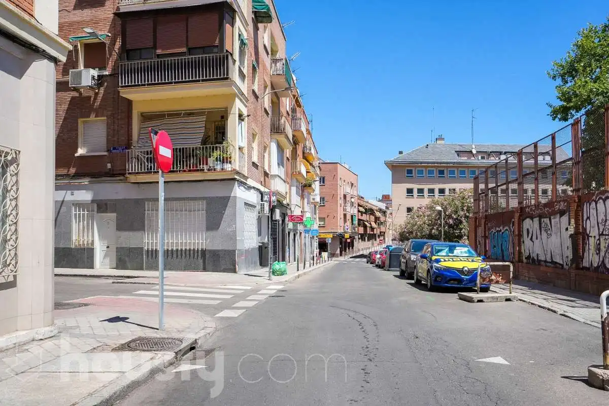 Exterior view of Flat for sale in Madrid  with Air Conditioner, Storage room and Furnished