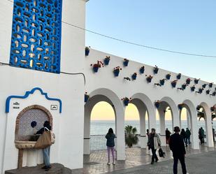 Vista exterior de Casa o xalet en venda en Nerja amb Terrassa i Balcó