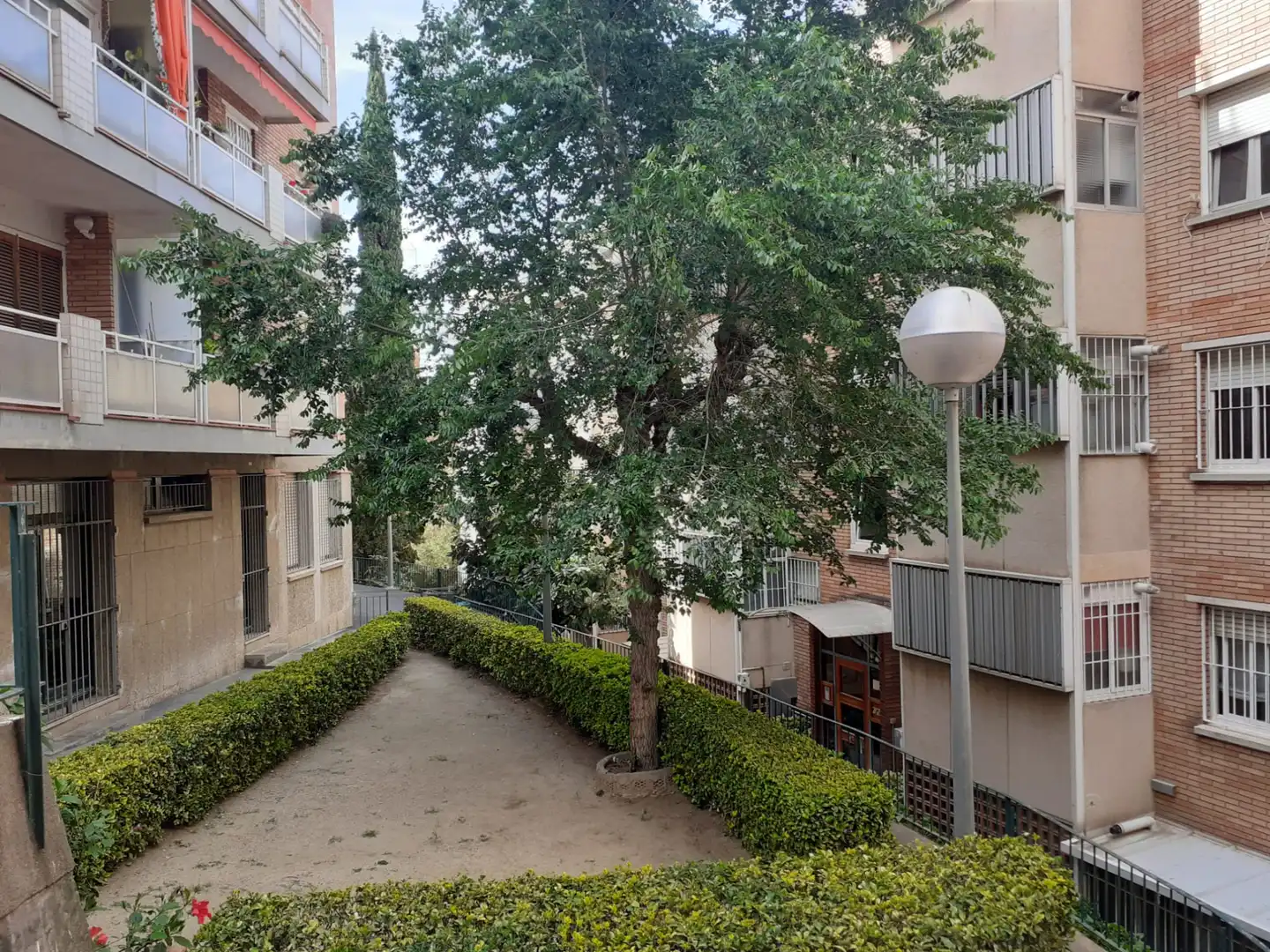 Vista exterior de Dúplex en venda en Barcelona amb Calefacció, Parquet i Terrassa