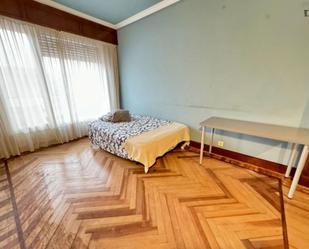 Bedroom of Apartment to share in Bilbao   with Balcony