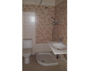 Bathroom of Flat for sale in Vic