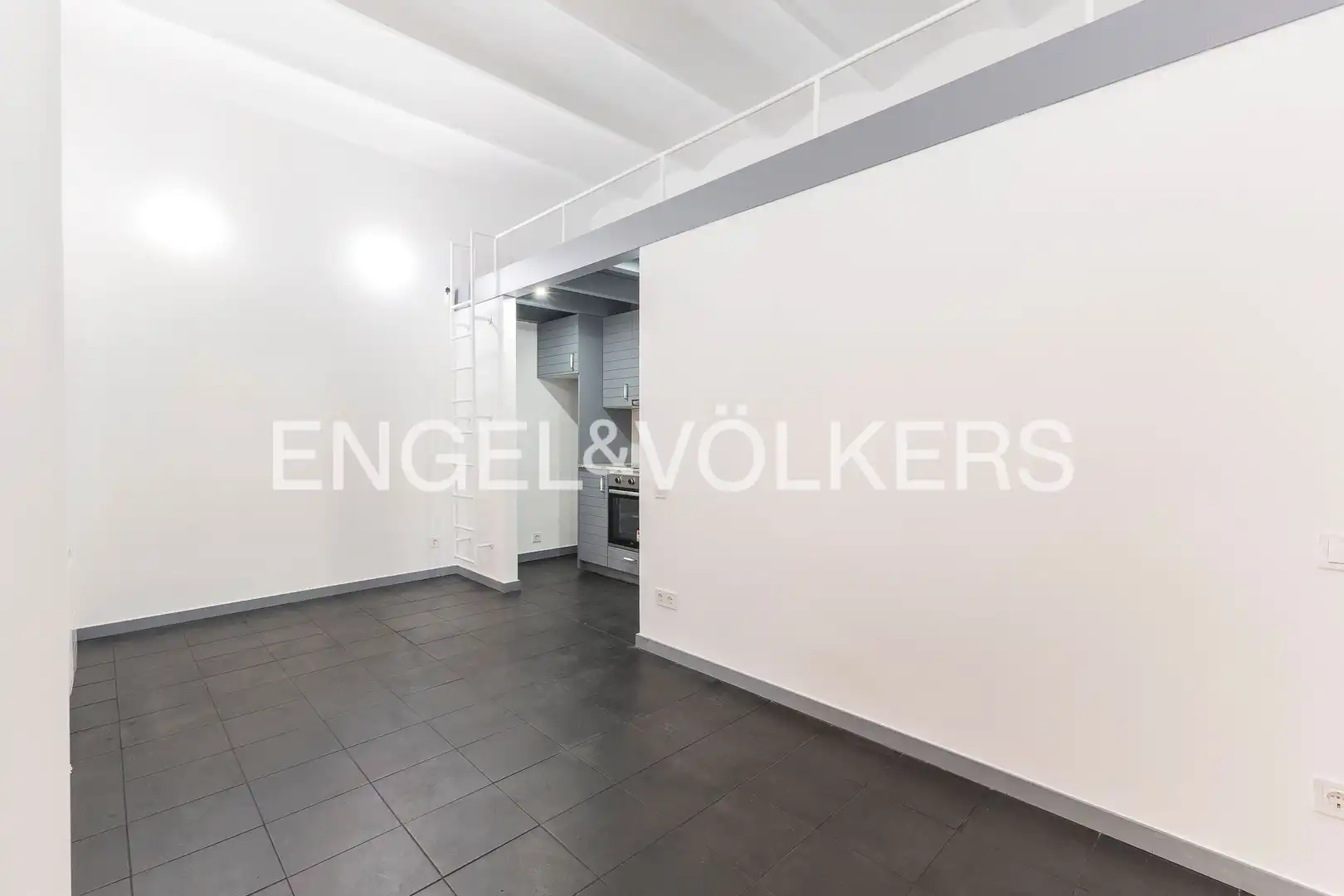 Flat for sale in Barcelona  with Heating