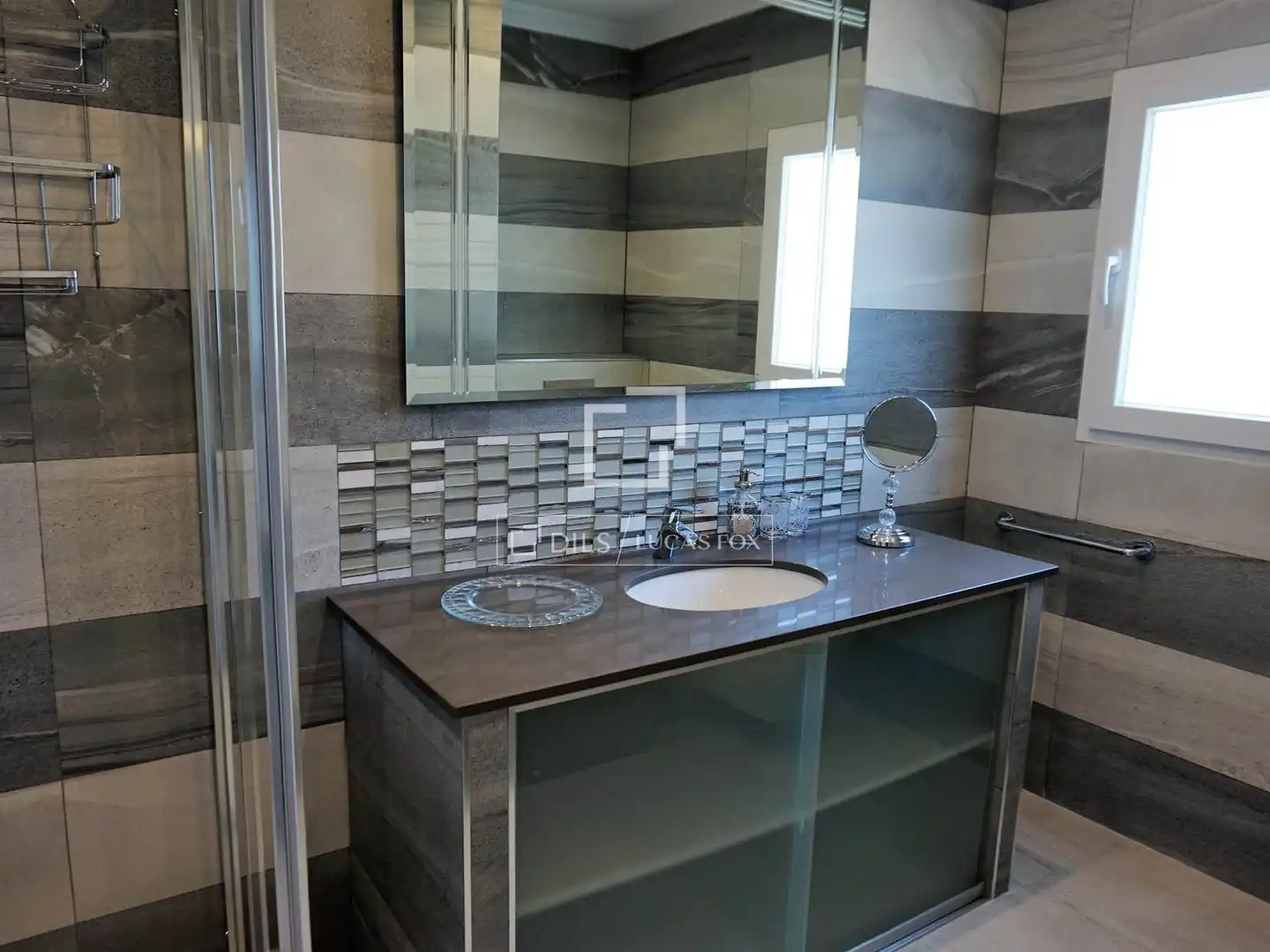 Bathroom of Flat for rent in Valencia  with Air Conditioner, Parquet flooring and Furnished