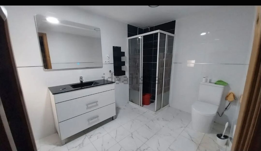 Bathroom of House or chalet for sale in Vegas del Genil  with Parquet flooring, Terrace and Oven