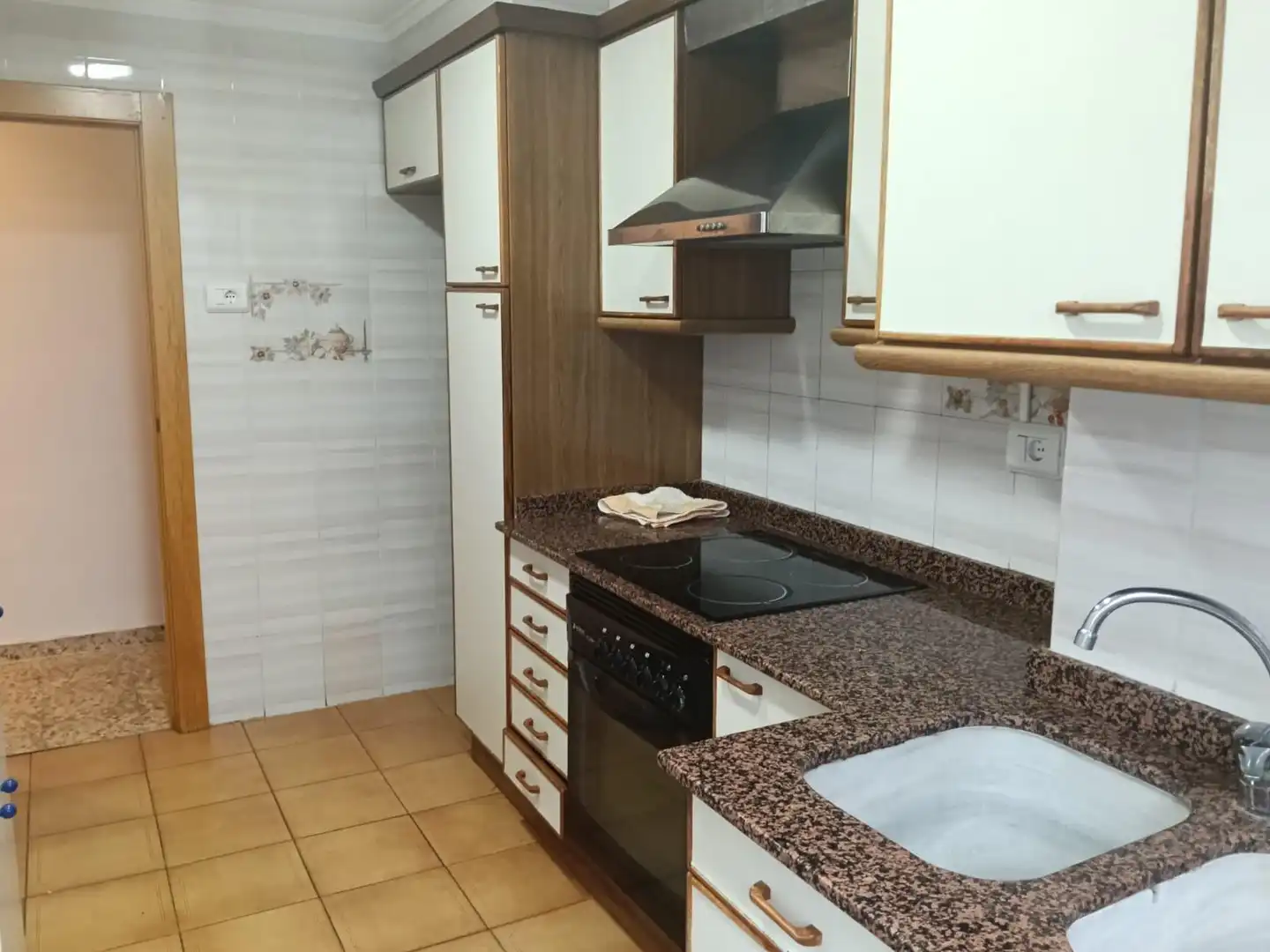 Pis amb balcó en venda a Sant Josep - Zona Hospital, imagen 3