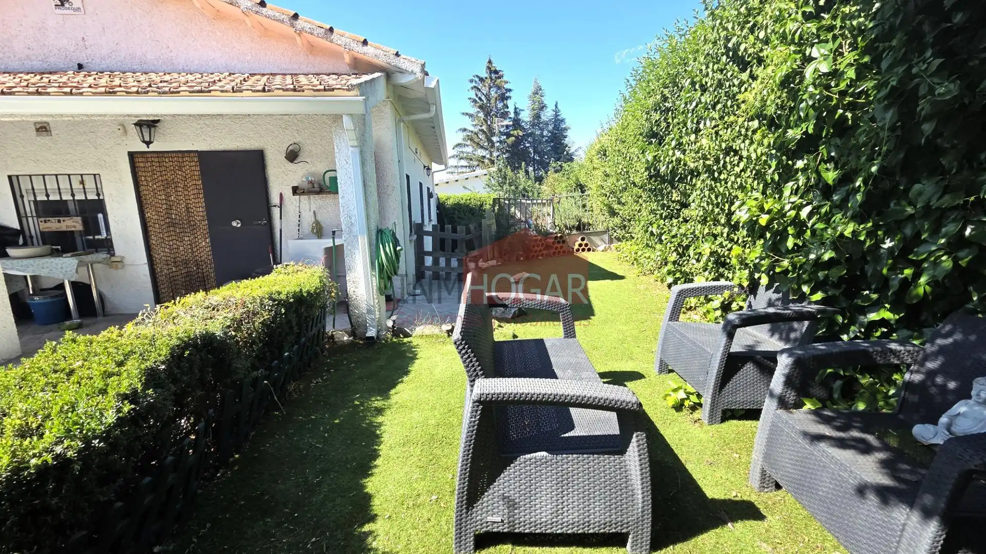 Garden of Houses for sale in Herradón de Pinares  with Heating, Private garden and Storage room