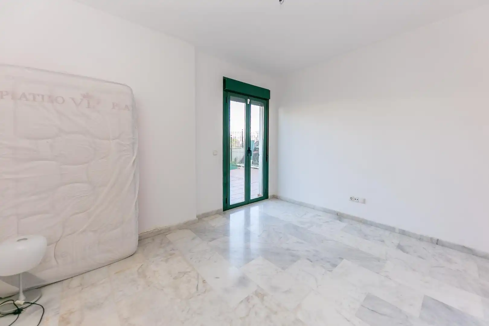 Planta baja en venta en Fuengirola con Aire acondicionado, Calefacción y Jardín privado