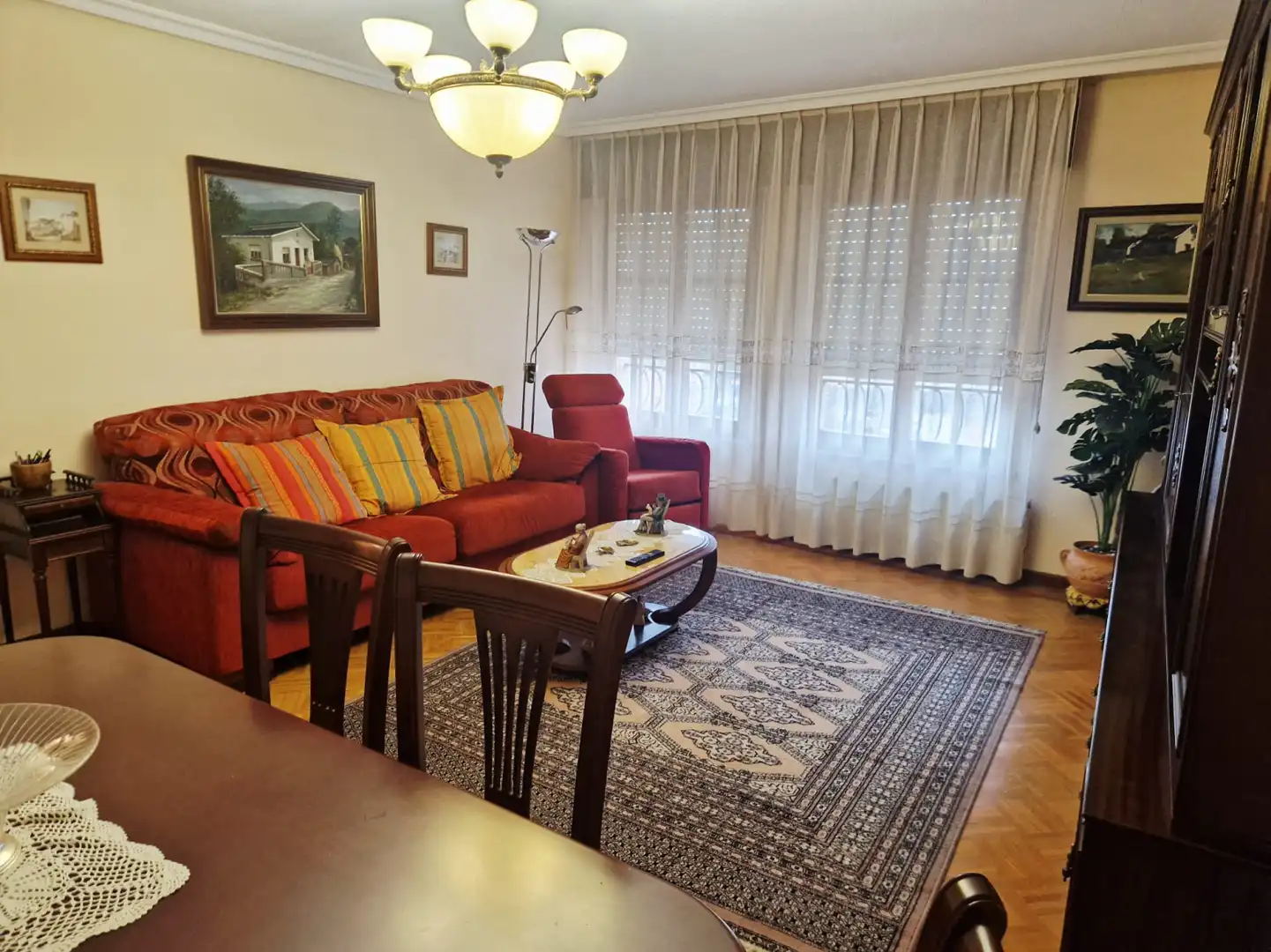 Sala d'estar de Pis en venda en Avilés amb Calefacció, Parquet i Traster