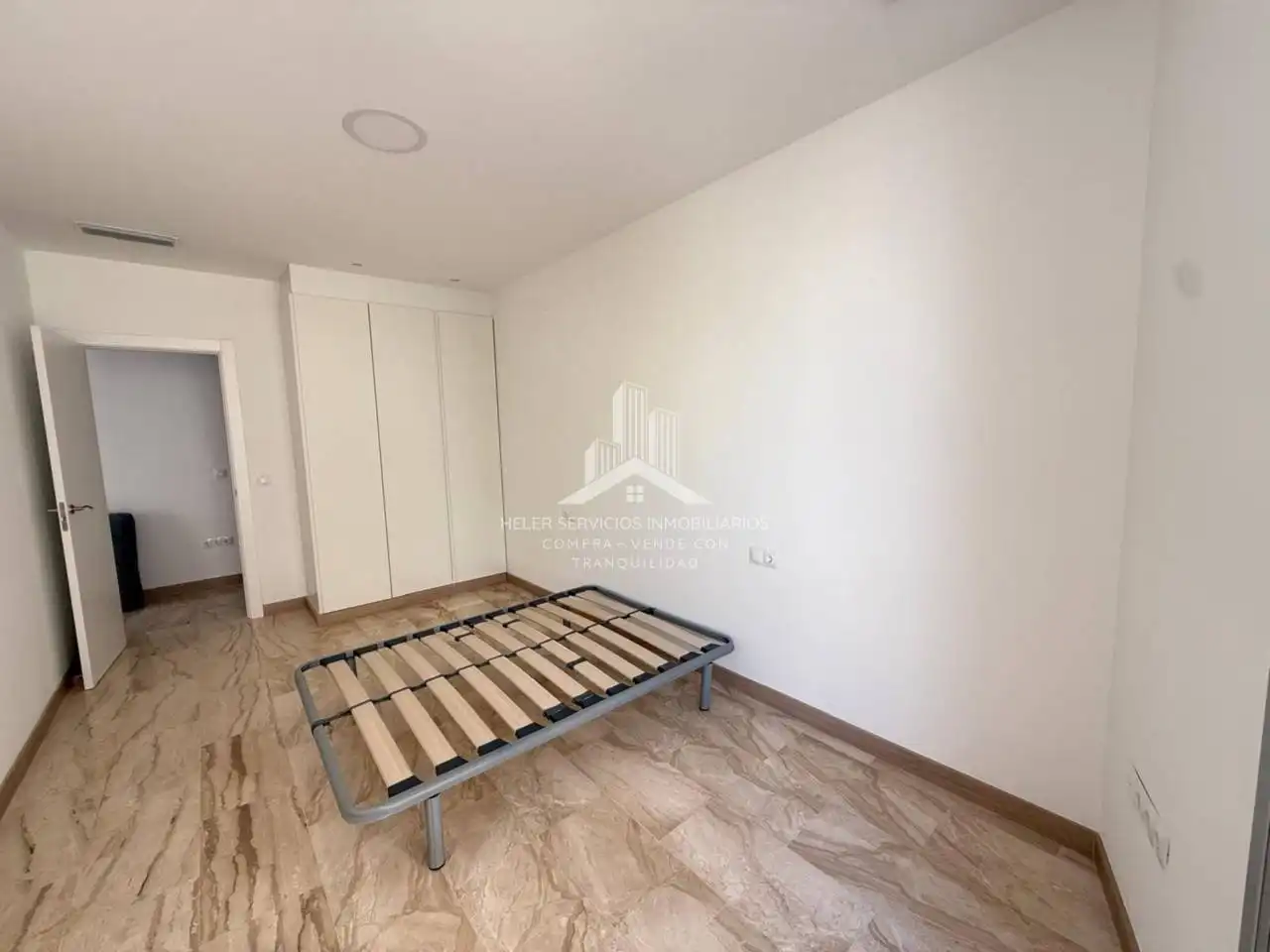 Habitación de Piso en venta en Castellón de la Plana / Castelló de la Plana con Aire acondicionado, Calefacción y Alarma