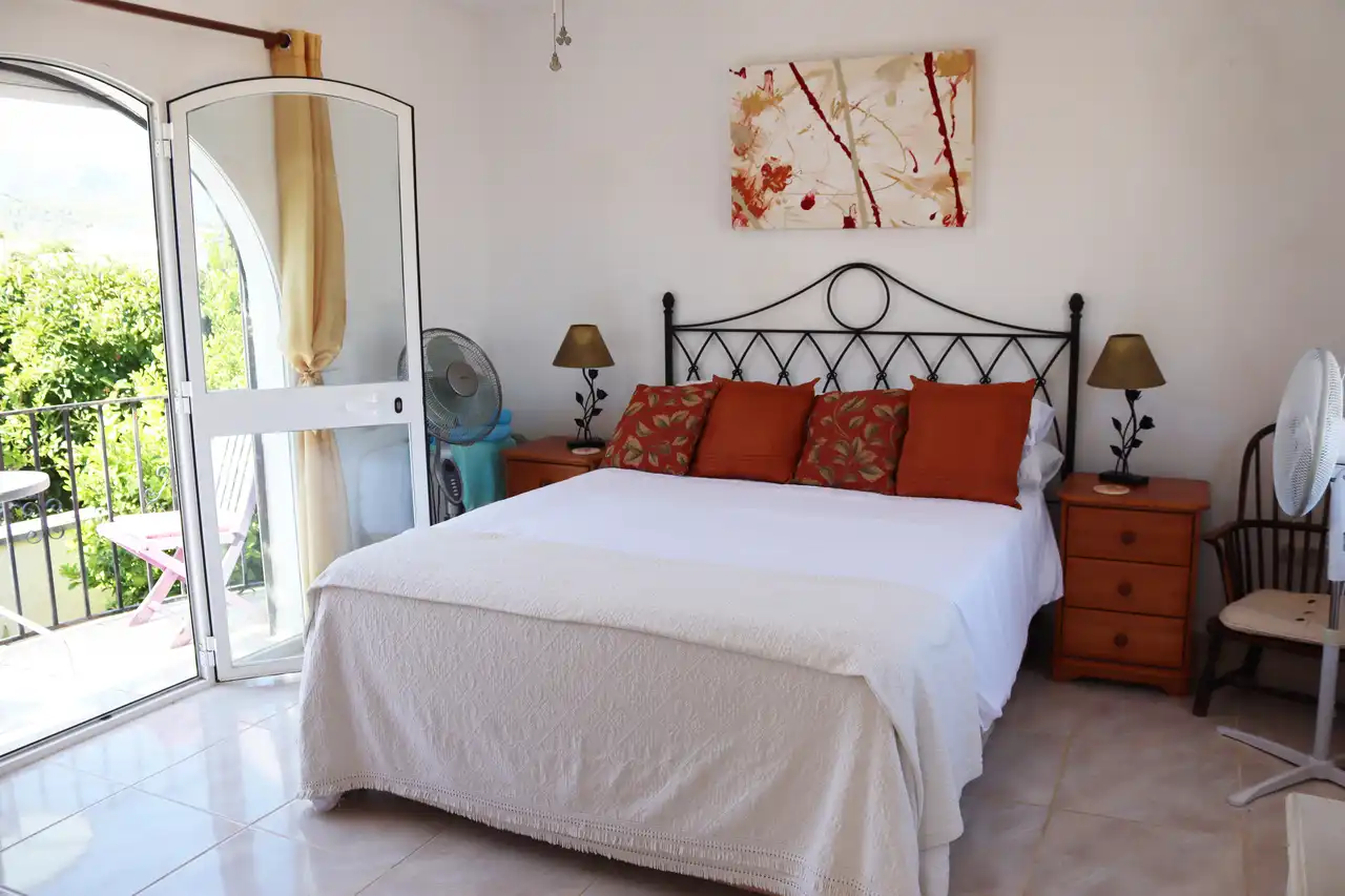 Bedroom of Houses for sale in Orba  with Swimming Pool
