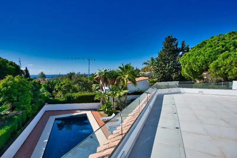 Chalet con piscina en venta en Elviria - Cabopino, imagen 2