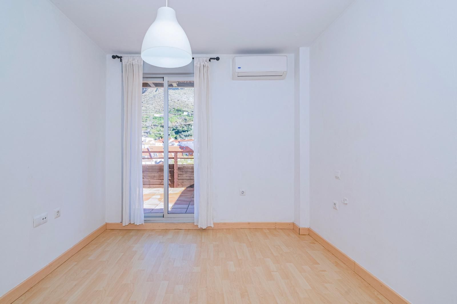 Dormitori de Àtic en venda en Monachil amb Aire condicionat, Terrassa i Traster