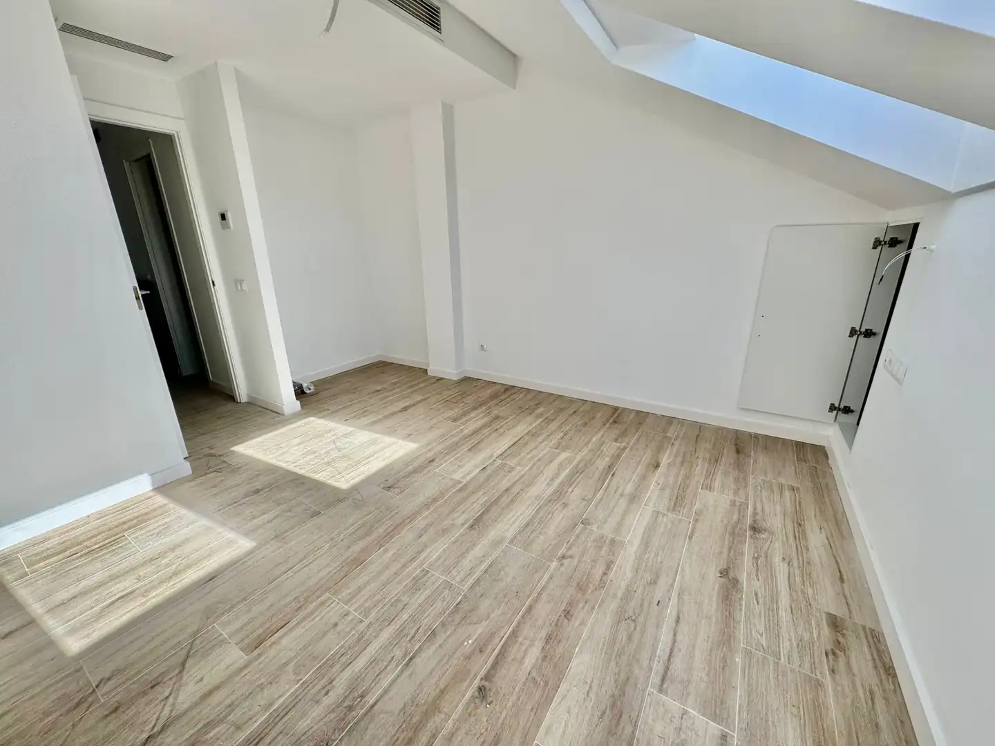 Bedroom of Attic for sale in Fuengirola  with Air Conditioner and Balcony