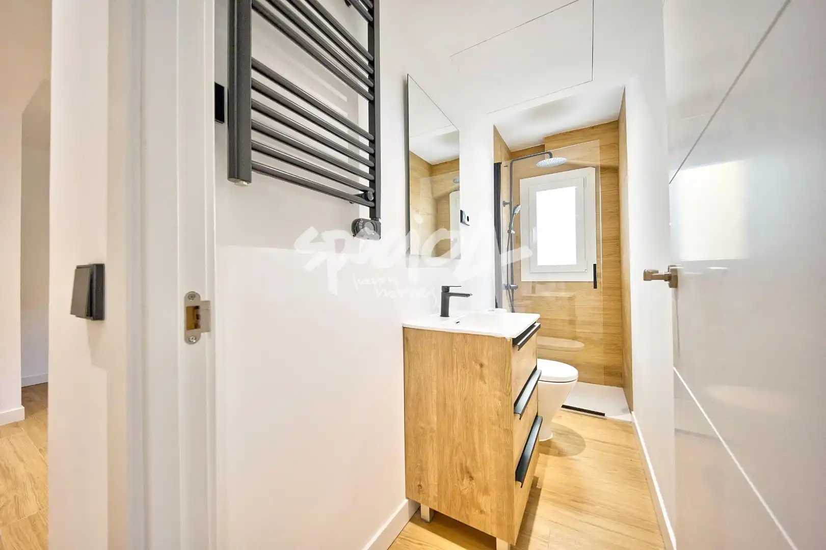 Badezimmer von Erdgeschoss zur Miete in Madrid mit Heizung und Alarm