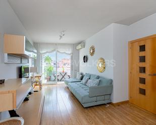 Living room of Attic to rent in Sabadell  with Air Conditioner, Swimming Pool and Balcony