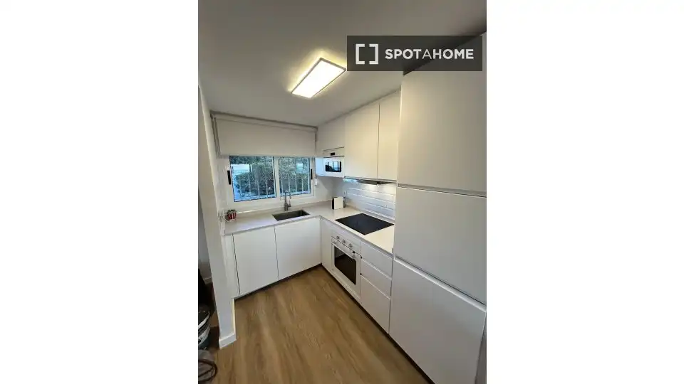 Cuina de Apartament per a compartir en Dénia amb Aire condicionat, Calefacció i Terrassa